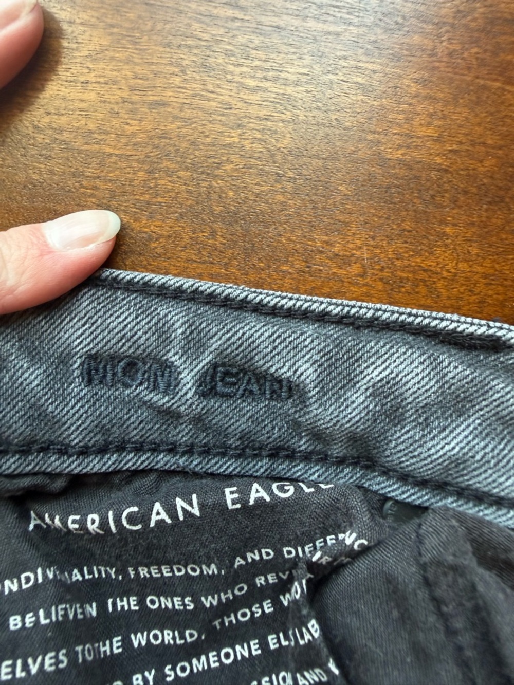 American Eagle mom jean - Picture 4 of 5